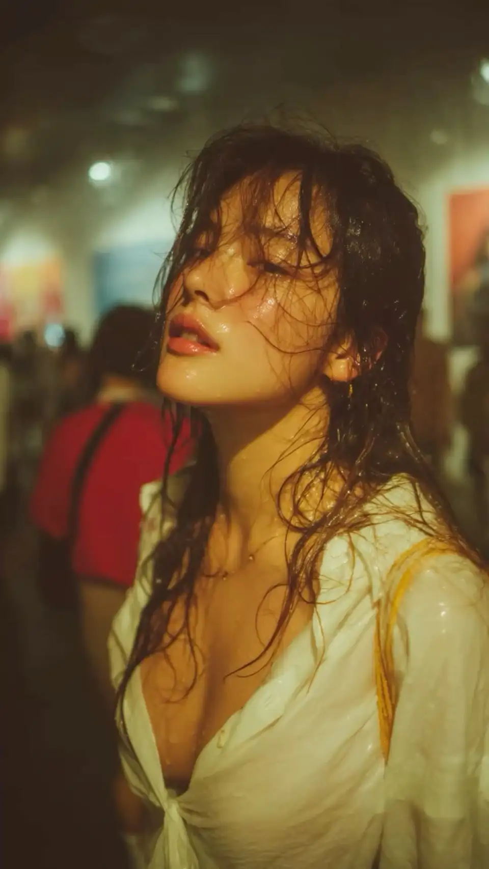 雨夜湿发肖像