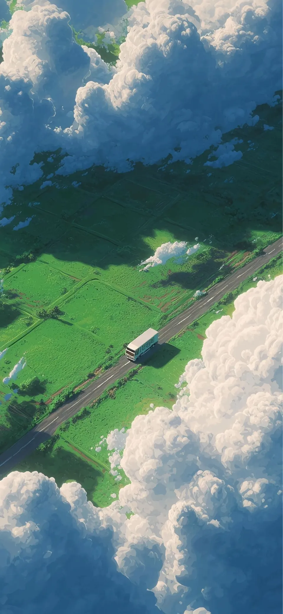 云层之间的绿色田野